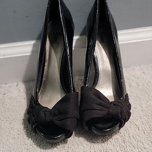 Vionic Black Peep-Toe Heels